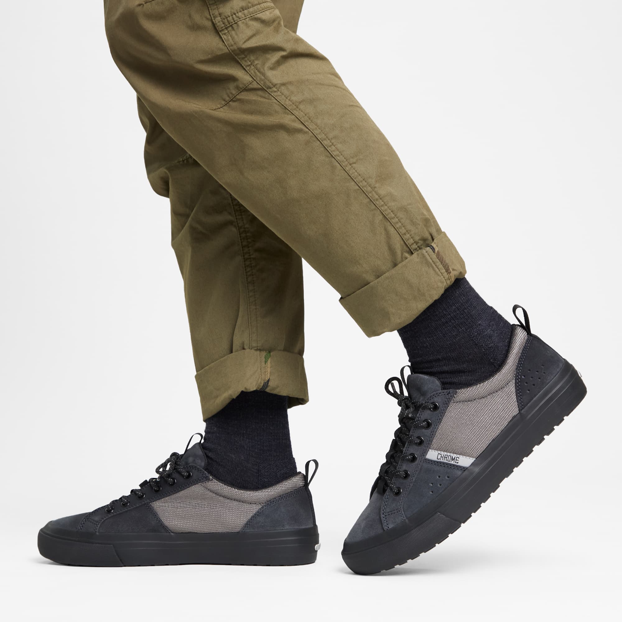 Kursk Trail Sneaker in black grey worn by a man #color_black/grey